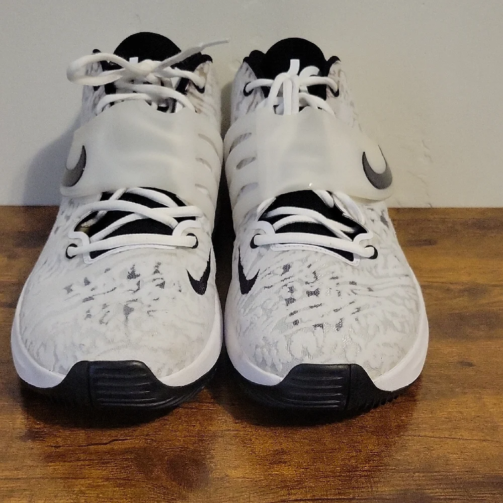 Nike KD 14 TB- DM5040-100 White and Black High-Top Sneakers, SIZE 16.5, Like New - Picture 3 of 4